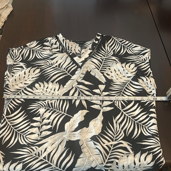 Tahari Tropical Swimsuit Cover Up Black and White Floral Print Size M - Picture 10 of 13